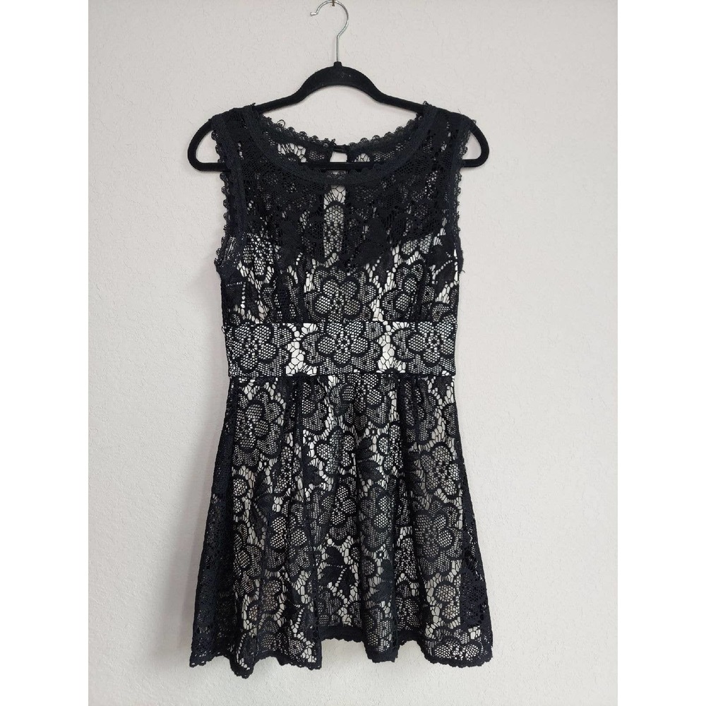 B. Darlin Floral Lace Dress